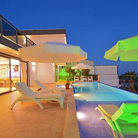 Villa Pamera *